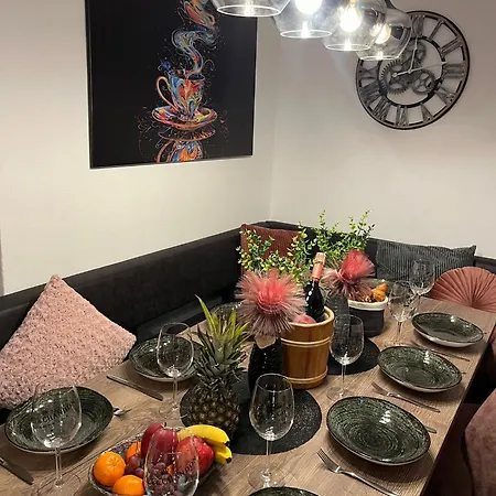 Tyrol Apartment *